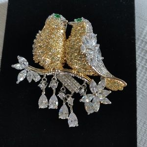 Love birds. Beautiful cubic Zuron rhinestone pin